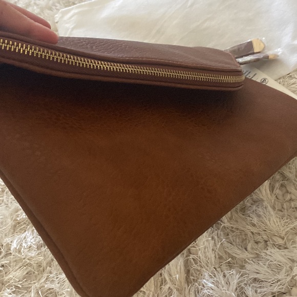 Gorgeous Versatile Clutch in Stunning Cognac - NWT - Picture 8 of 9